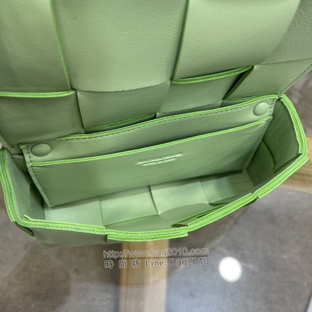 Bottega veneta高端女包 KF0015牛油果色 寶緹嘉CAEESTTE腰包 BV經典款手工編織手包腰包胸包斜挎包  gxz1212